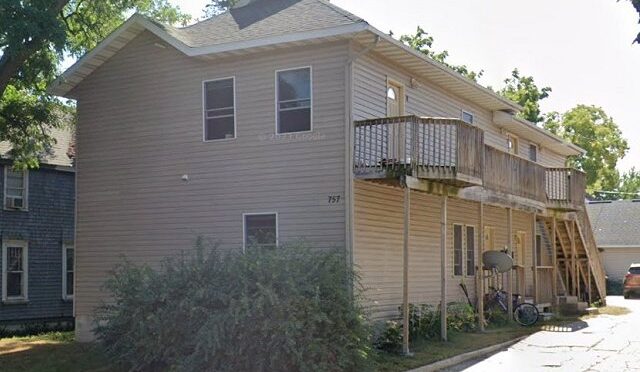 757 W 6th St, Apt 1 Winona MN 55987