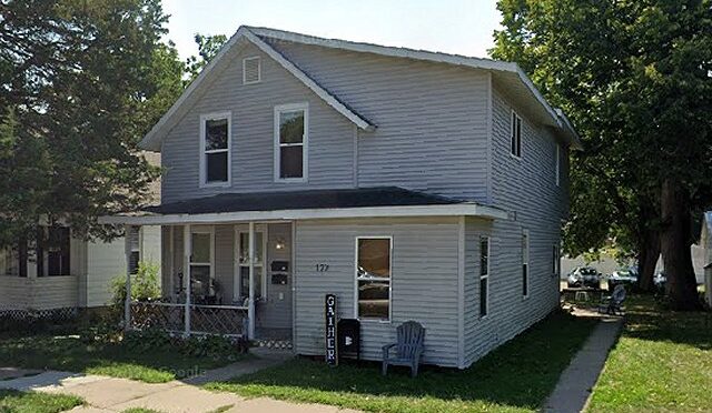 127 E 10th St, Apt 2 Winona MN 55987