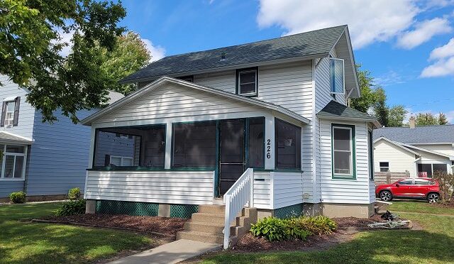 226 E 10th St, Winona MN 55987