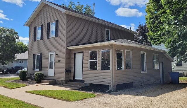 227 Market St, Winona MN 55987