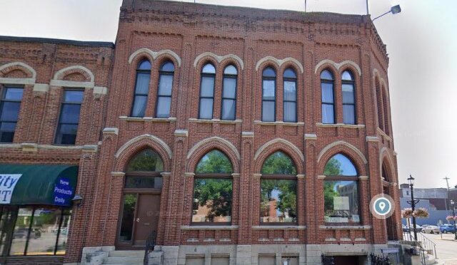 76 Center St, Apt 1 Winona MN 55987