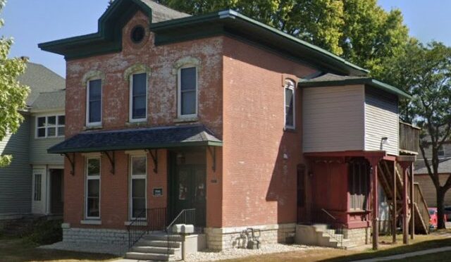 266 Center St, Apt 2 Winona MN 55987