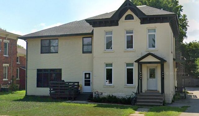 267 E Broadway St, Apt 3, Winona MN 55987