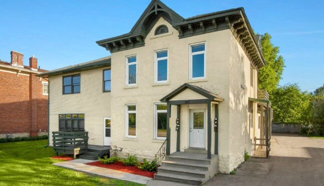 267 East Broadway, Apt 1 Winona MN 55987