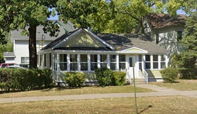 327 Main St, Winona, MN 55987