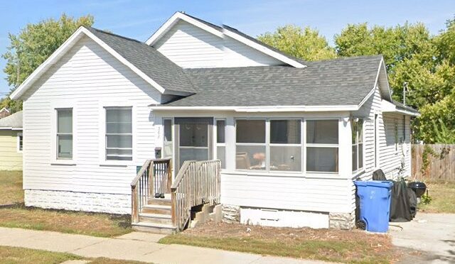 368 W 10th St, Winona MN 55987