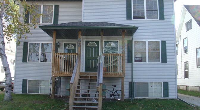 375 W 10th St, Apt 2 Winona MN 55987