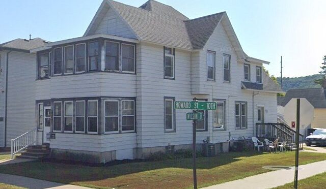 377 W 10th St, Apt 1 Winona MN 55987