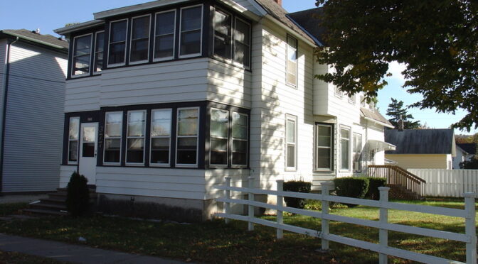 377 W 10th St, Apt 2 Winona MN 55987