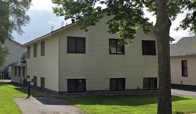 520 Harriet St, Apt 9 Winona MN 55987
